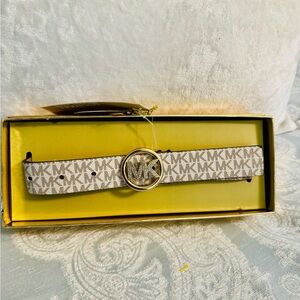 Michael Kors Signature Belt in Cream and Gold